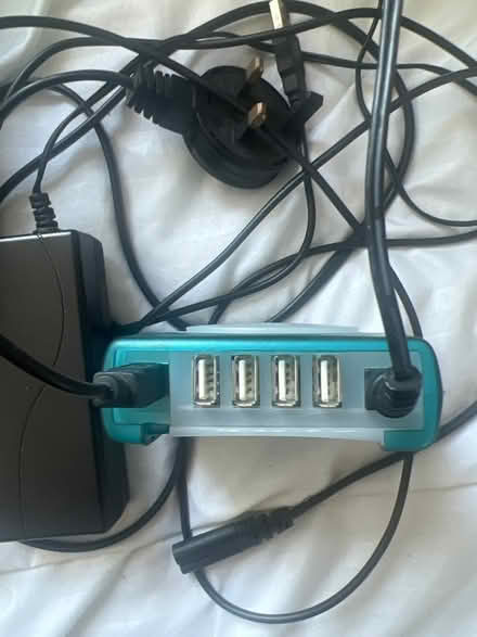 Photo of free Bellini USB 4-port hub (Staines TW18) #2
