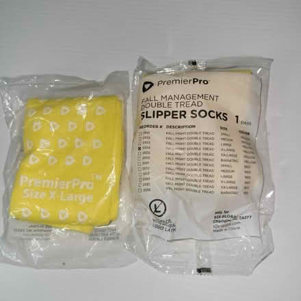 Photo of free 2 pair no slip socks XL (Bloomingdale) #1