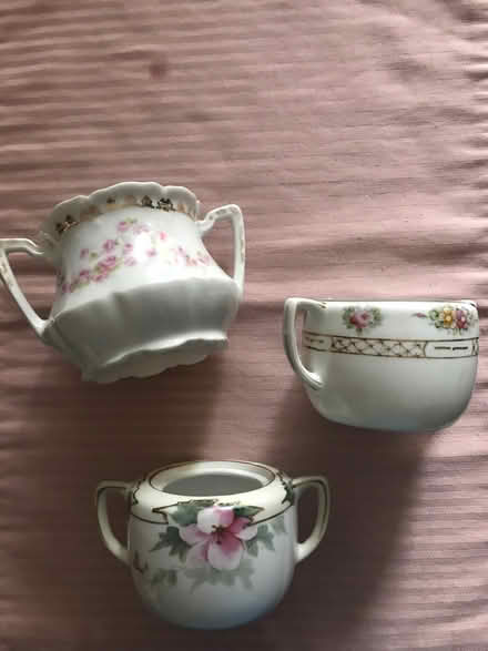 Photo of free Topless sugar bowls (Lombard near Main and Wilson.) #1