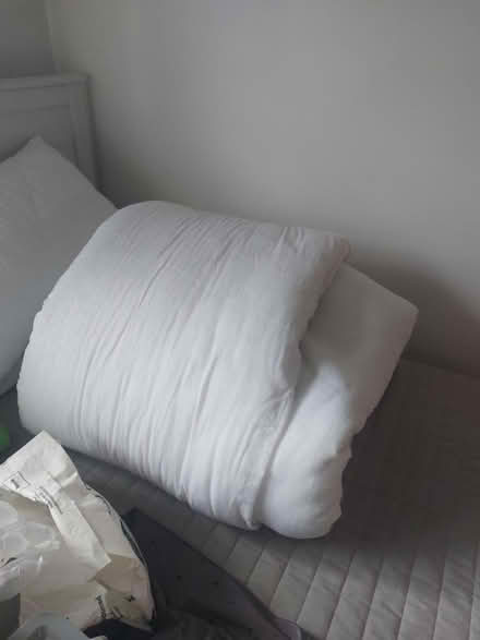 Photo of free King size duvet (Wolverhampton WV3) #1