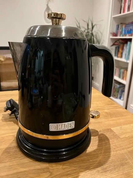 Photo of free Black electric kettle (BS5) #1