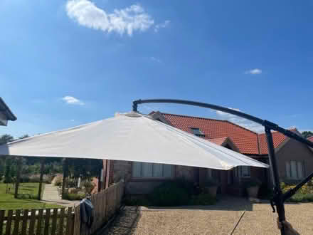 Photo of free VanHaus Parasol (Guist NR20) #1