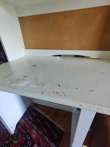 Photo of free White desk and hutch (60136) #3