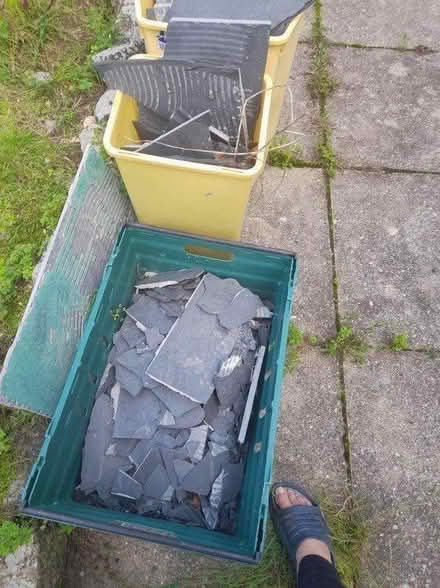 Photo of free 40 Bricks building sand & slate (TR7) #2