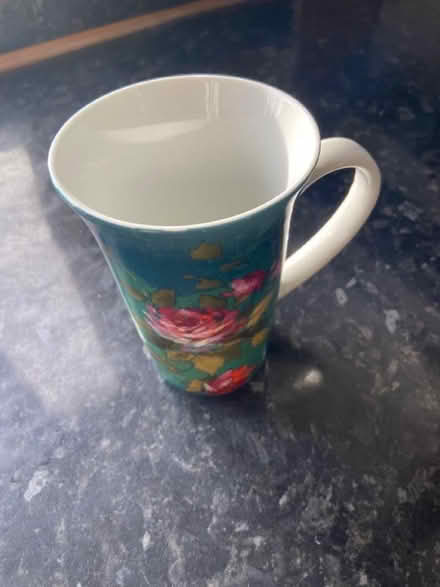 Photo of free Floral mug (Oswestry SY11) #1