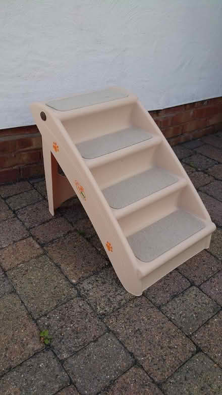 Photo of free Cat stairs (Tonbridge) #1