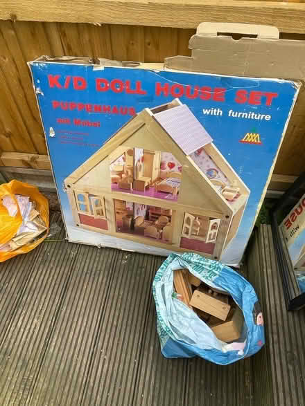 Photo of free Small wooden dolls house (Bishops stortford) #1