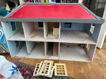 Photo of free Large dolls house and furniture (Netherfield, Battle) #1
