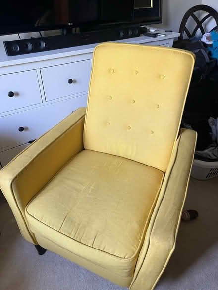 Photo of free Recliner (QEW and Third Line) #2