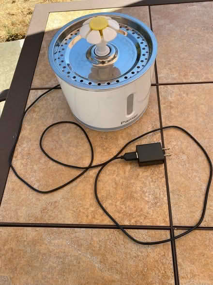 Photo of free Water fountain for pets (Lessley Ave & Redwood Rd) #1