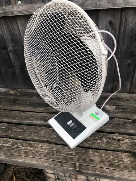 Photo of free Desk fan (Countesthorpe, LE8) #1