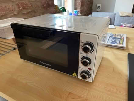 Photo of free Small countertop oven grill (Dufton CA16) #1