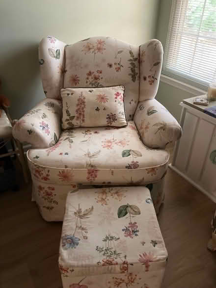 Photo of free Chair (Holly Springs) #1