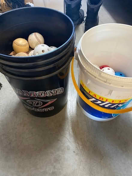 Photo of free Buckets of balls (South livermore near 84) #2