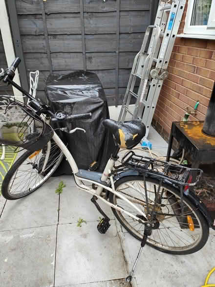 Photo of free bike needs tlc (M7 Salford) #1