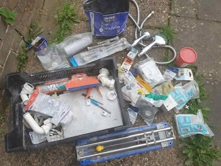 Photo of free Bathroom bits and bobs (Leverstock Green) #1