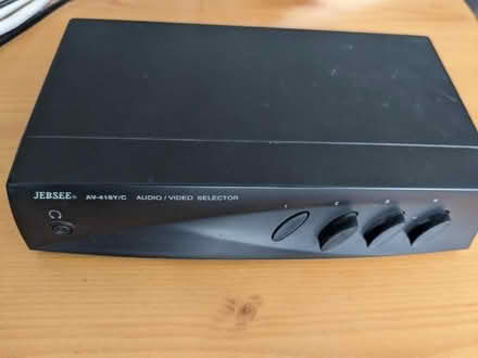 Photo of free 4 way AV switcher box (S-Video/Composite, not HDMI) (Kingsholm GL1) #2