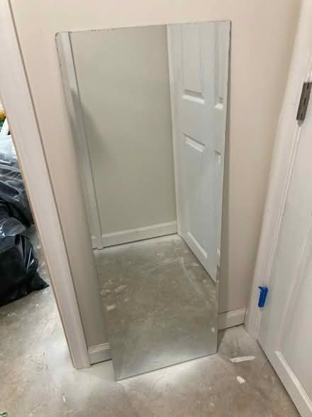 Photo of free Mirror (South Arlington (Claremont)) #1