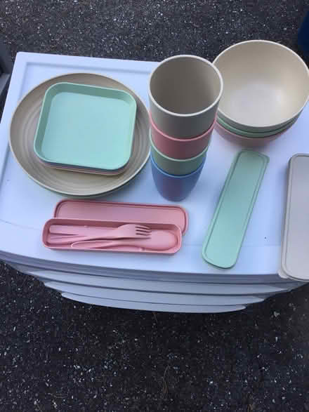Photo of free Assorted plastic dishes (Tyngsboro-East) #1