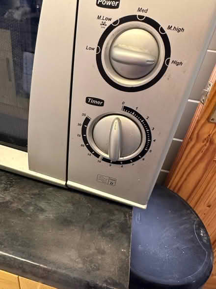 Photo of free Microwave (Caerphilly town center (Caerphilly town center (ish)) #1
