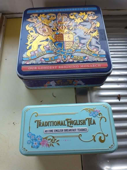 Photo of free Cake tin and tea tin lovely (Bearsted ME14) #1