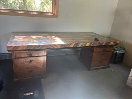 Photo of free Desk (Kensington) #1
