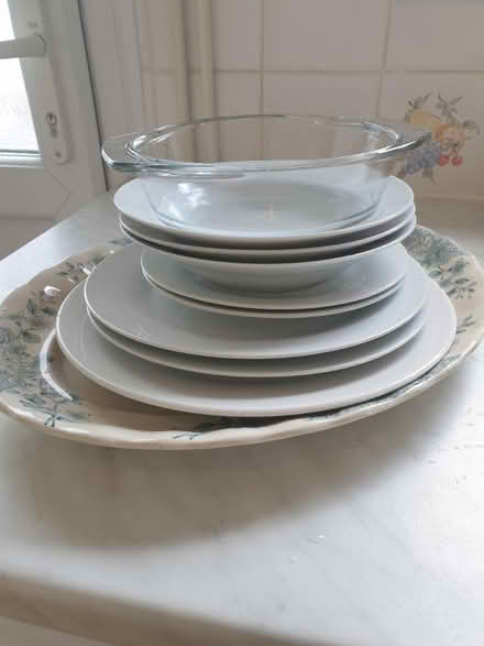 Photo of free Various plates/dishes (PO19) #2