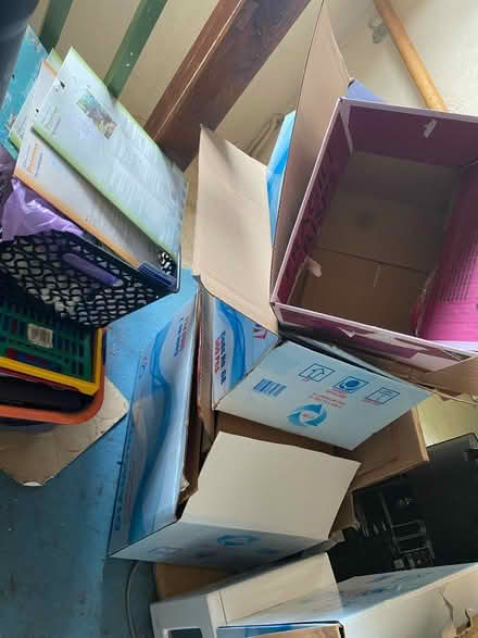 Photo of free mixed small and medium sized boxes (guildford GU1) #1