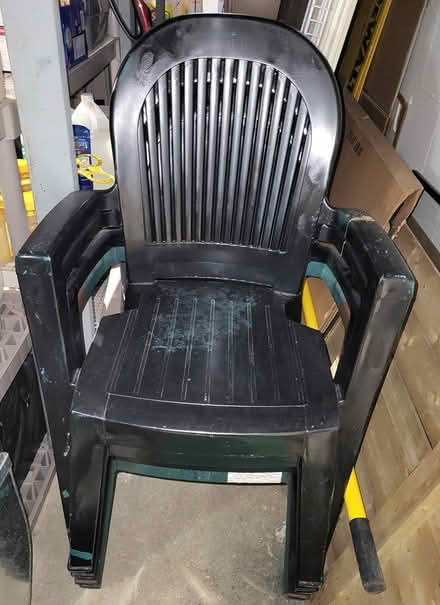 Photo of free 4 plastic patio chairs (Montgomeryville PA) #1
