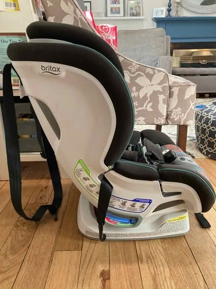 Photo of free Britax Boulevard car seat (South Arlington (Claremont)) #3