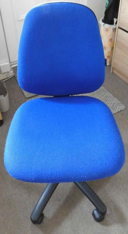 Photo of free Small Filing Cabinet and 2 Office Chairs (Lower Earley RG6) #3