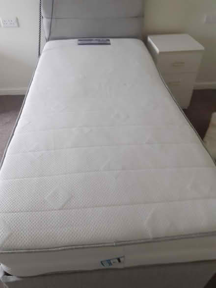 Photo of free Single electric bed base (Cherwell Heights OX16) #1
