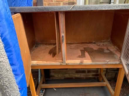 Photo of free Rabbit or guinea pig hutch (Basildon (pitsea)) #2