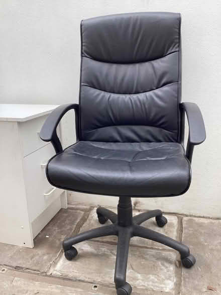Photo of free Black office chair (Oxhey Hall WD19) #2