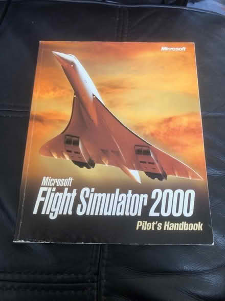 Photo of free MS Flight Simulator 2000 book (Church RG2) #1