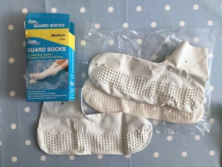 Photo of free New Aqua Safe Guard Socks - s 3-5 (TW2 whitton) #2