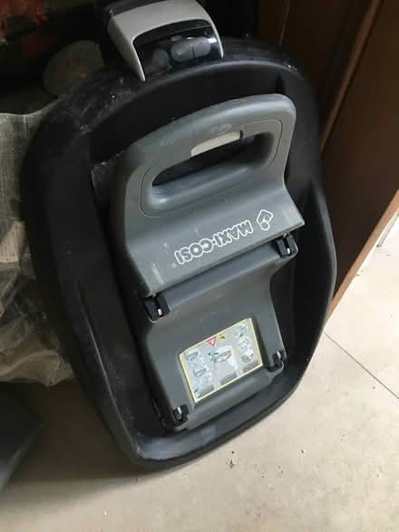 Photo of free car seat and isofix base (Greenfield OL3) #1