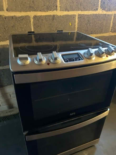Photo of free AEG oven & hob (Wisewood S6) #3