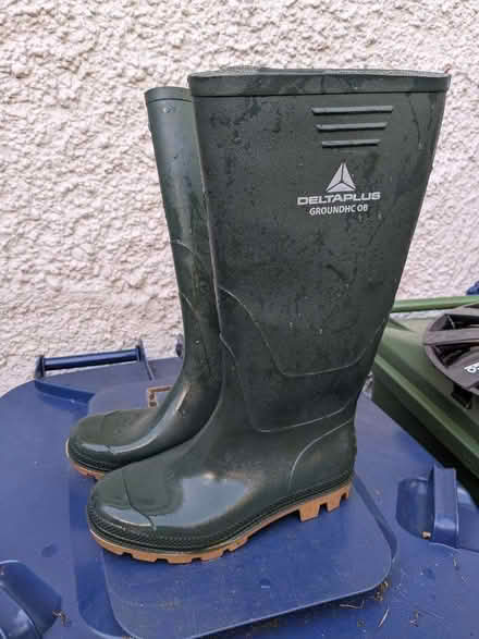 Photo of free Green wellies size 5 (Old Road OX3) #1