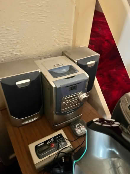Photo of free Hifi system (Stroud) #1
