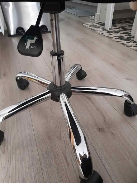 Photo of free Gas lift office chair (BD20) #4