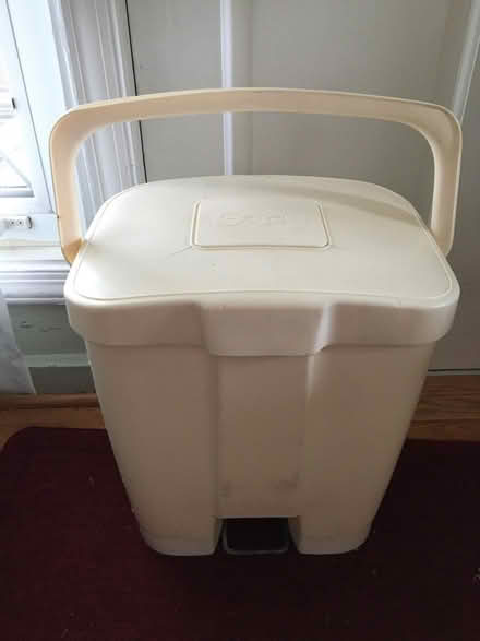 Photo of free Bucket w/ Broken Lid (Catonsville) #1