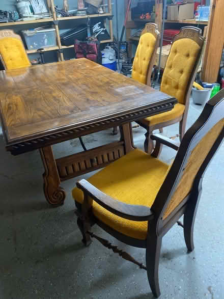 Photo of free Solid Oak Dining Room Table/chairs (Morrow) #2