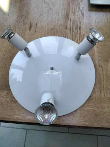 Photo of free 2 ceiling spot lights with bulbs (Cottonmill AL1) #1