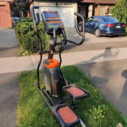 Photo of free Curb Alert Elliptical Machine (329 Hillside Dr., Streetsville) #1