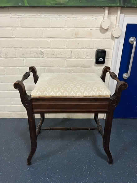 Photo of free chair (OX20) #1