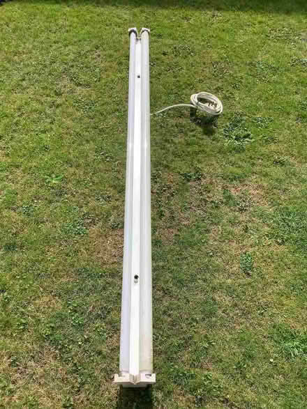Photo of free Fluorescent light (Intake S12) #2