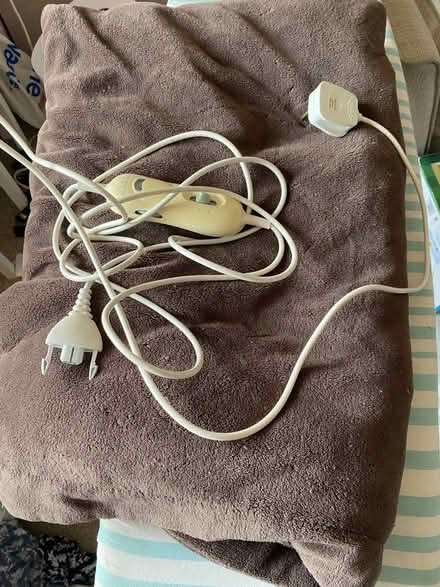 Photo of free Electric blanket - not working (Horsham) #1