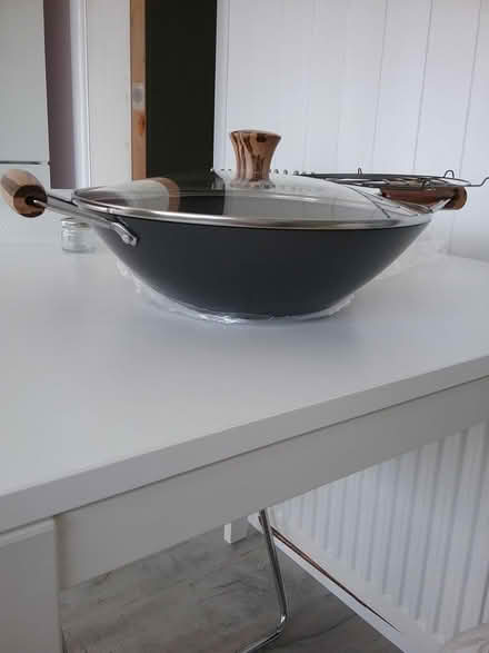 Photo of free non stick wok (Martin's Heron RG12) #1