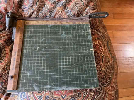 Photo of free paper cutter (North Berkeley hills) #1